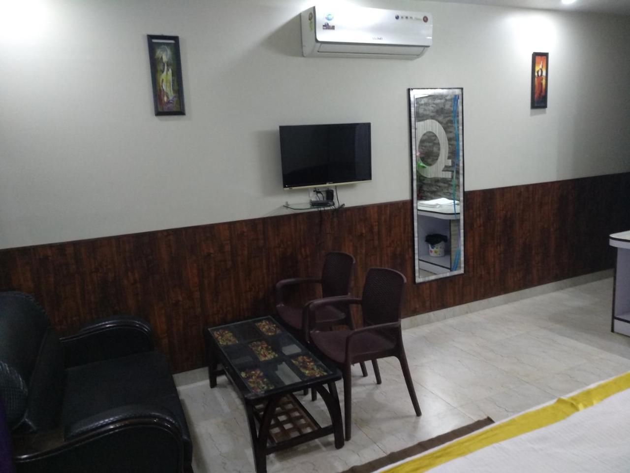 Hotel Rb Palace Dhaulpur Kültér fotó