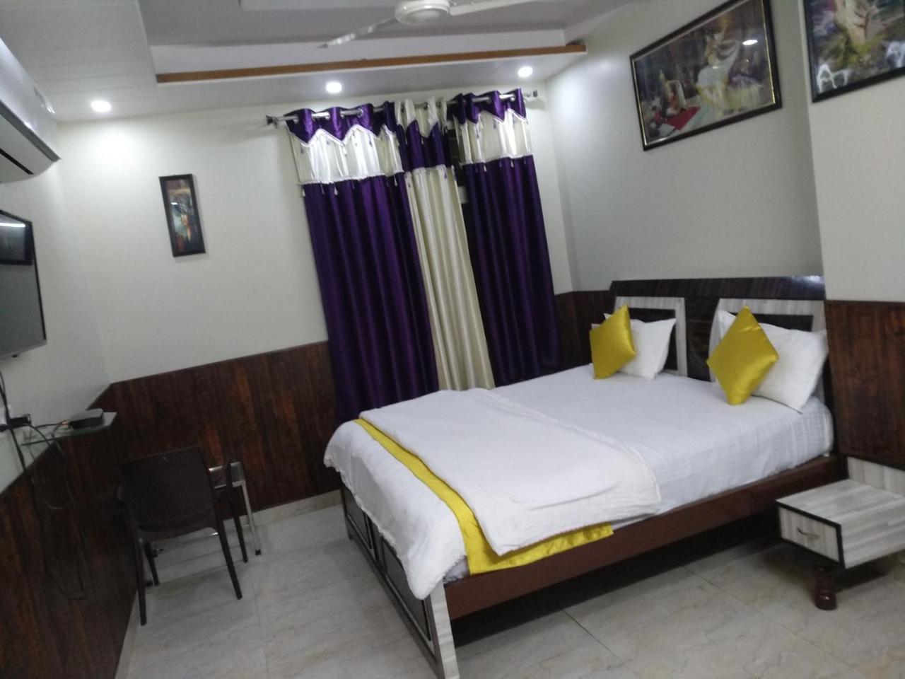 Hotel Rb Palace Dhaulpur Kültér fotó