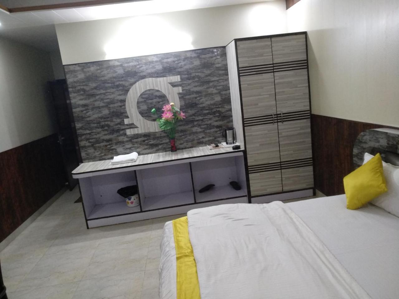 Hotel Rb Palace Dhaulpur Kültér fotó