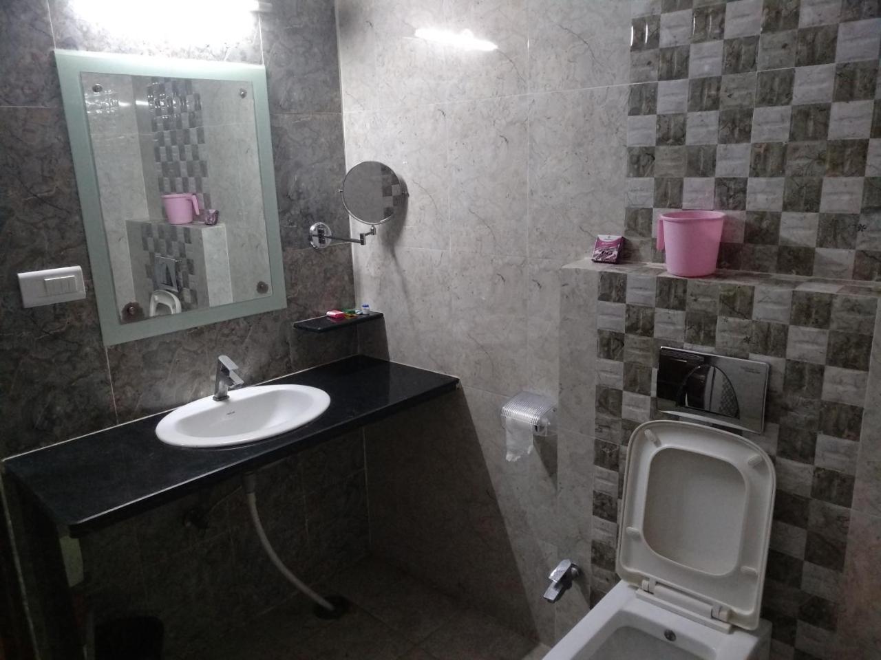 Hotel Rb Palace Dhaulpur Kültér fotó