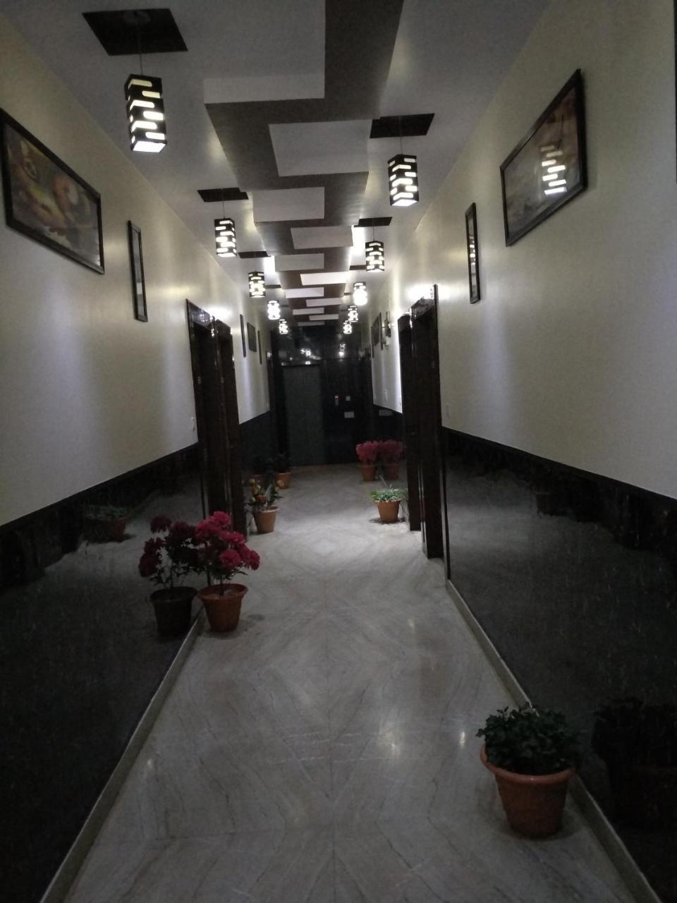 Hotel Rb Palace Dhaulpur Kültér fotó