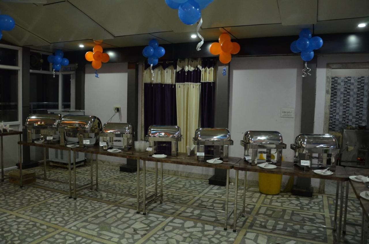 Hotel Rb Palace Dhaulpur Kültér fotó