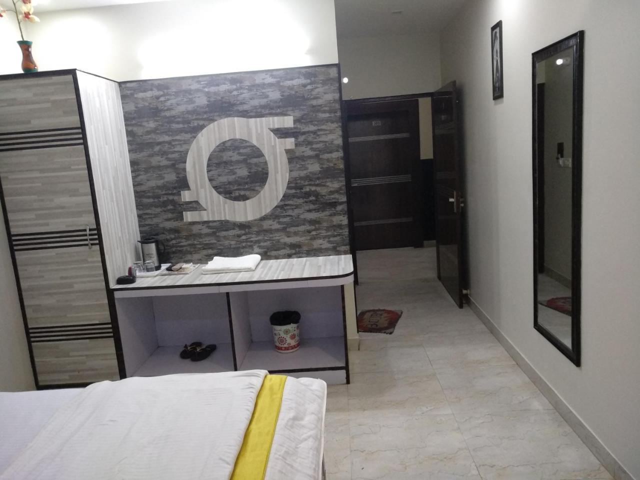 Hotel Rb Palace Dhaulpur Kültér fotó