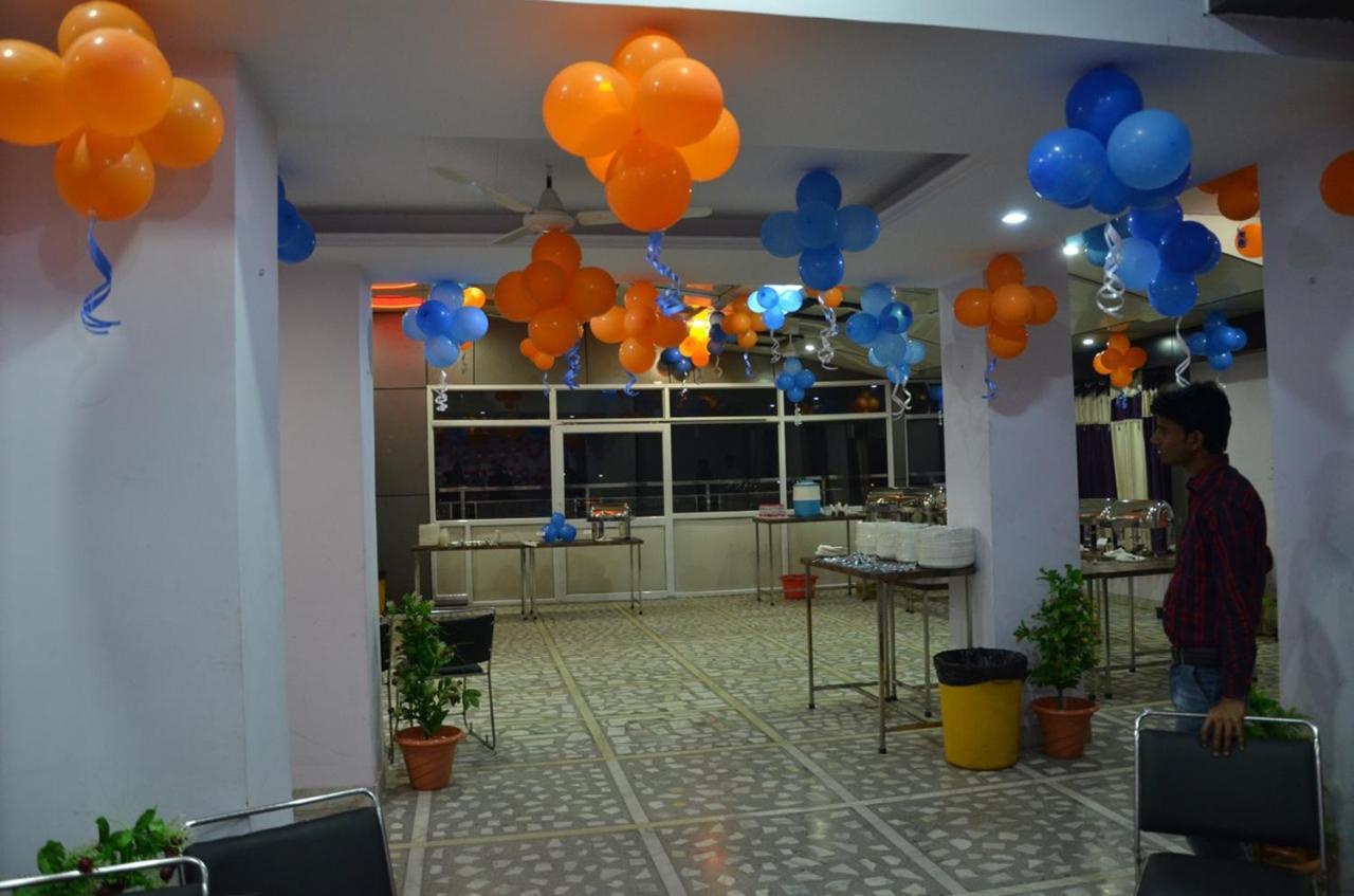Hotel Rb Palace Dhaulpur Kültér fotó