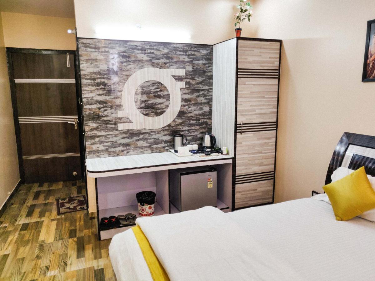Hotel Rb Palace Dhaulpur Kültér fotó