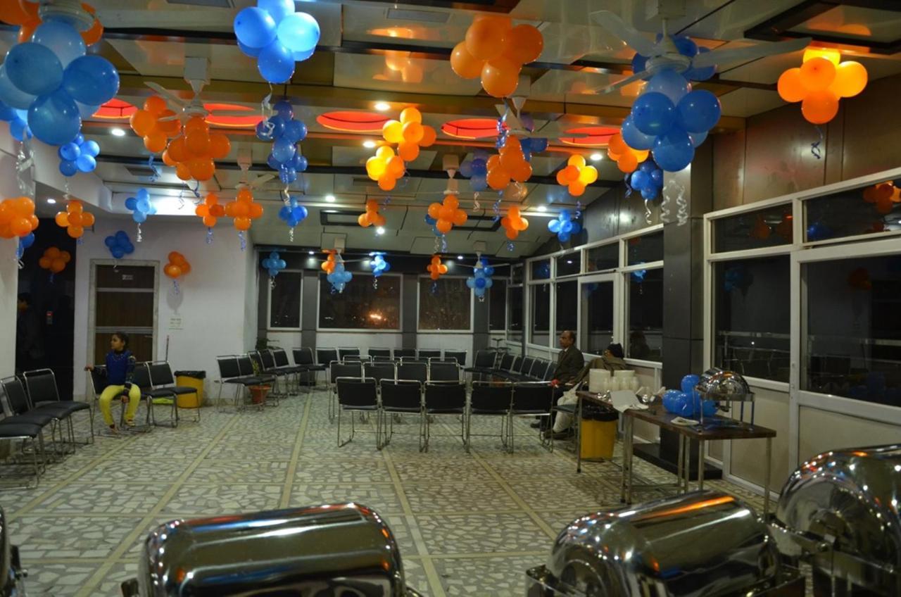 Hotel Rb Palace Dhaulpur Kültér fotó