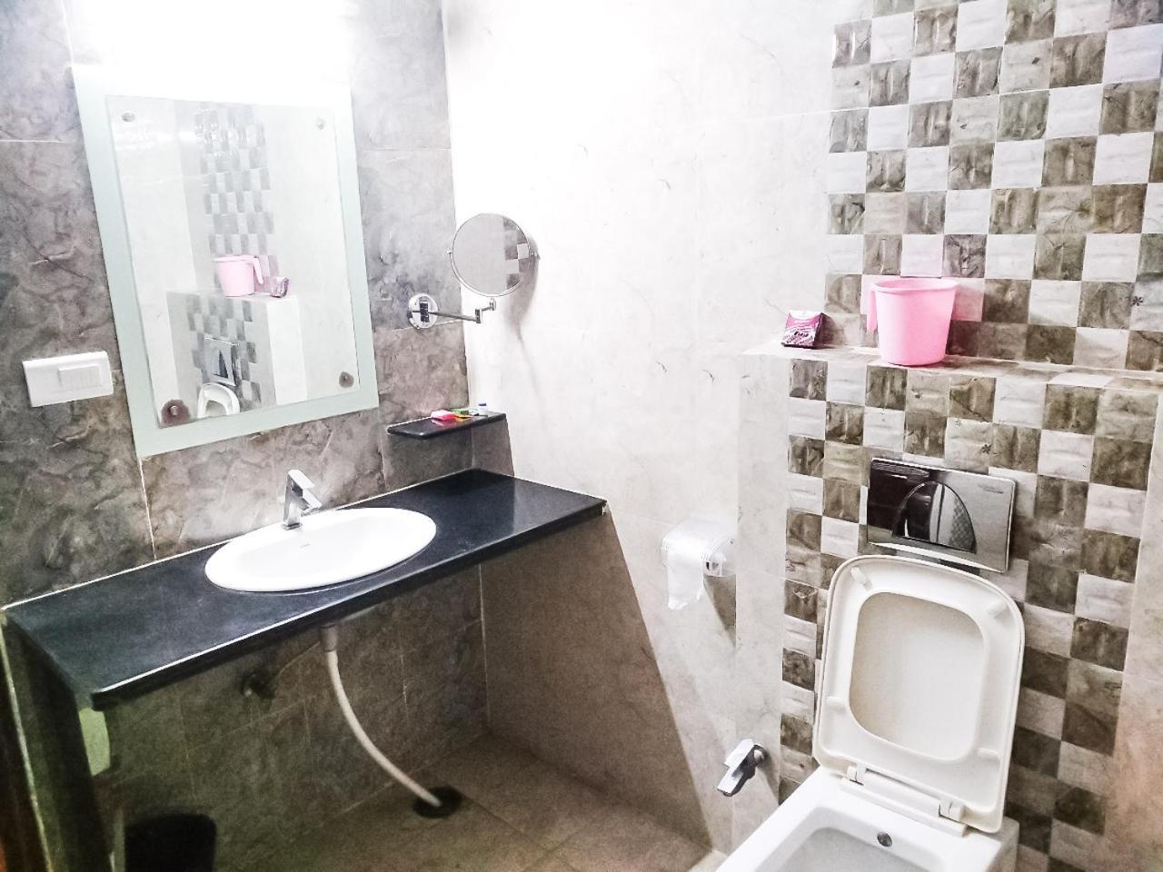 Hotel Rb Palace Dhaulpur Kültér fotó